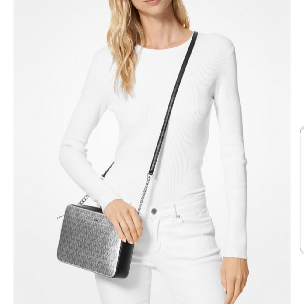 Sold -Michael Kors crossbody bag